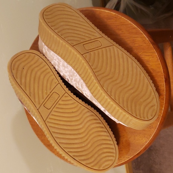 NWOT Misbehave Velvet Sneakers - Picture 5 of 5